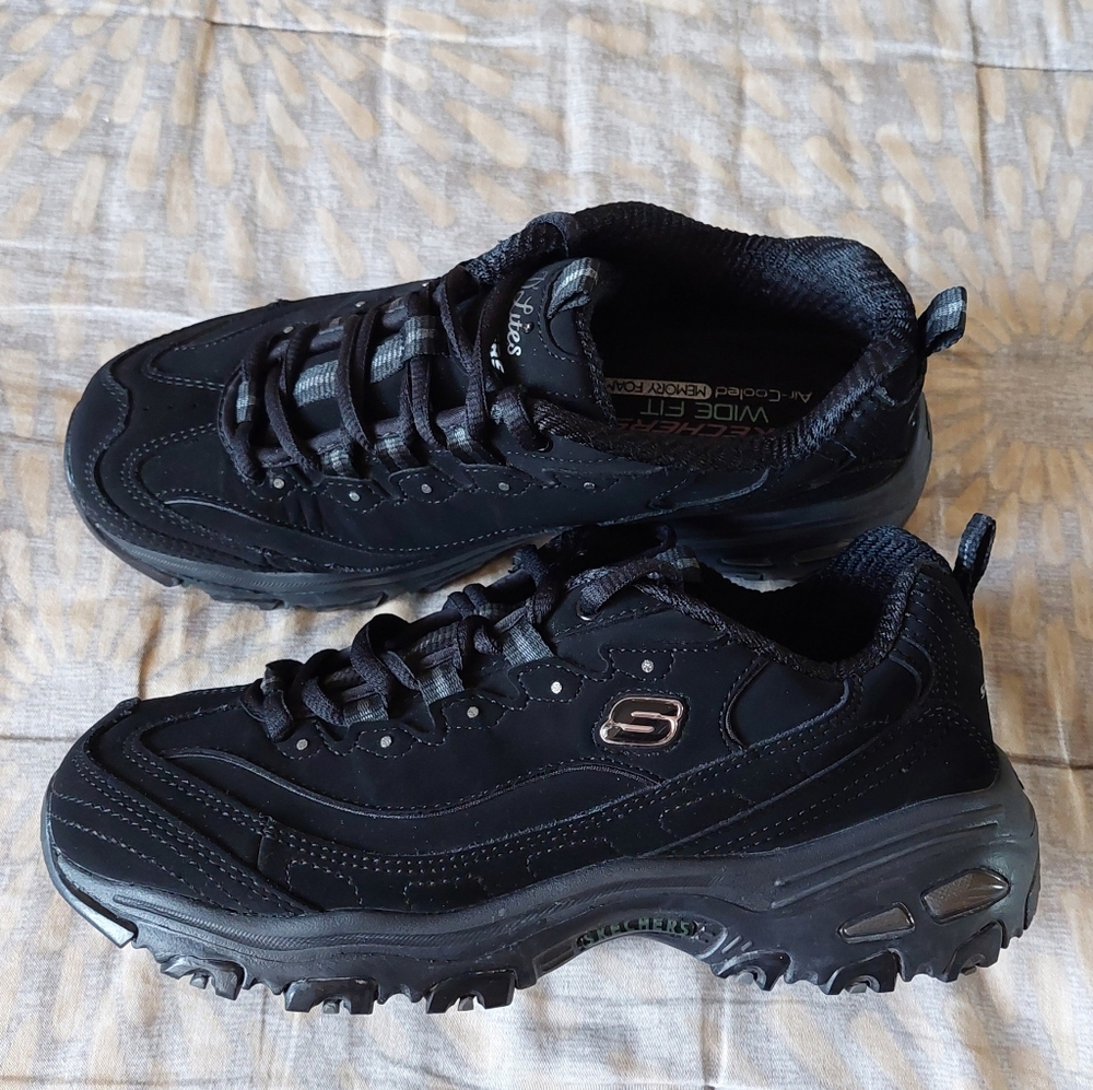 Skechers D'Lites Black Wide Fit Women's shoes.